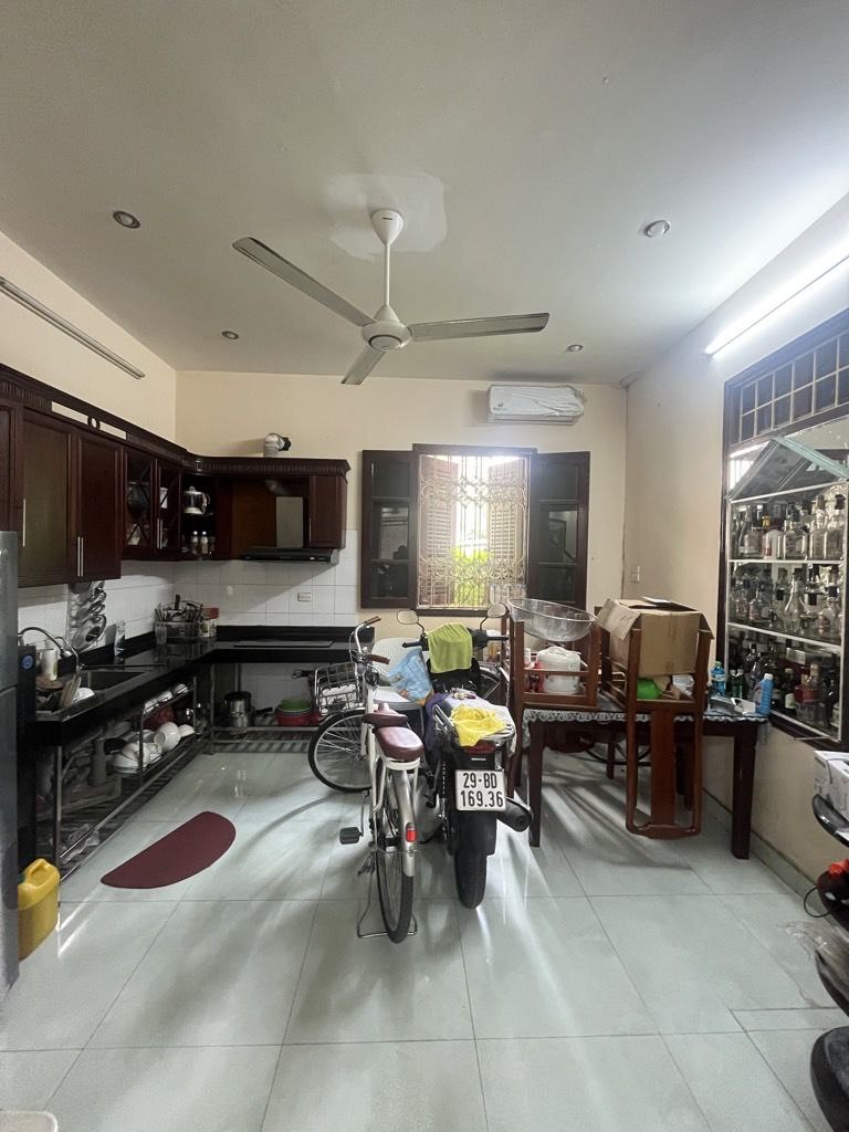 NHÀ ĐẸP DÂN XÂY 5 TẦNG CHẮC CHẮN – HAI THOÁNG VĨNH VIỄN – KHU QUÂN ĐỘI YÊN TĨNH, AN NINH TỐT